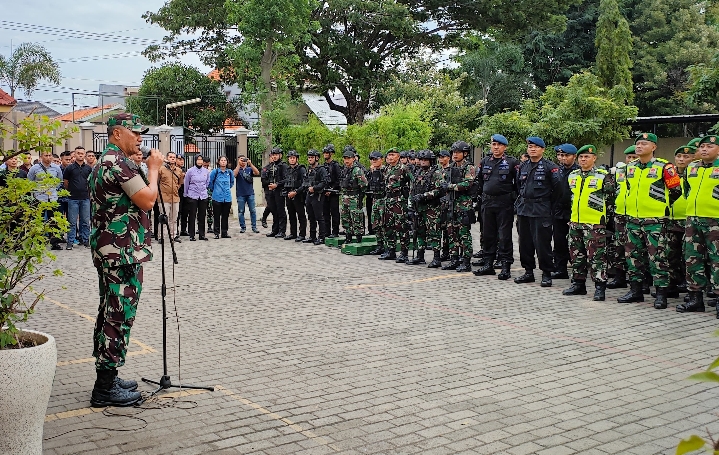 Dandim Gresik Pimpin Pengamanan di SMA N 10 Surabaya saat Wapres RI Tinjau Program Makanan Bergizi Gratis
