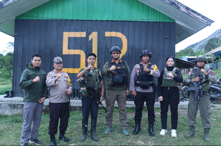 Kasatgas Humas Ops Damai Cartenz Kunjungi Pos Brimob di Oksibil dan Serambakon, Berikan Motivasi Kepada Personel