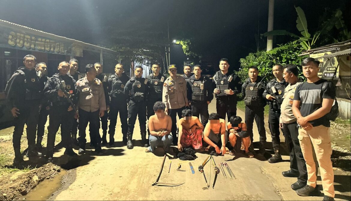 Tim Patroli Raimas Macan Kumbang 852 Polresta Cirebon Gagalkan Tawuran di Kecamatan Kaliwedi