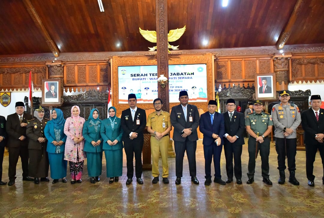 Dandim 0719 / Jepara Letkol Arm Khoirul Cahyadi S. E. Hadiri Serah Terima Jabatan Bupati Jepara di Pendopo RA Kartini Jepara