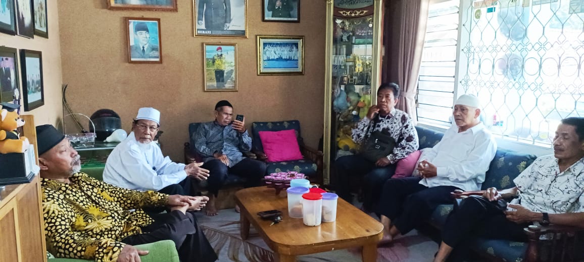 Kunjungan Kerja Bhakti Sosial DHC BPK’ 45 Kendal kepada Anggota yang Sedang Sakit