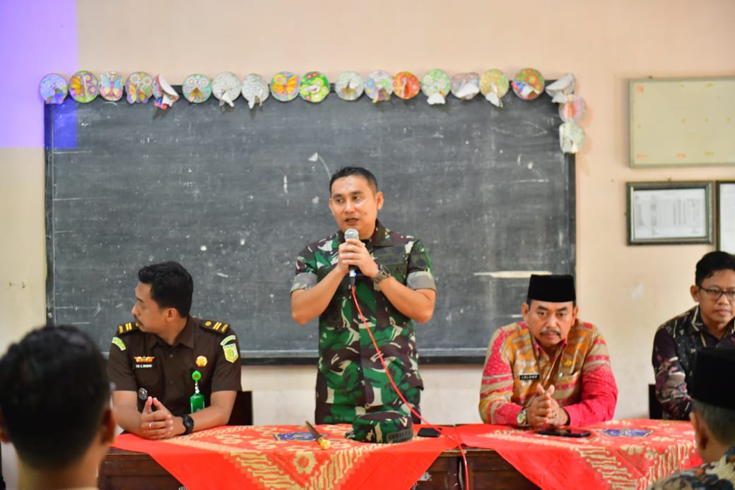 Dandim 0719 / Jepara Letkol Arm Khoirul Cahyadi Pastikan Pelaksanaan MBG Hari Pertama Masuk Sekolah Ramadhan Berjalan Lancar dan Sukses dengan Sinergi Kuat Antar Instansi
