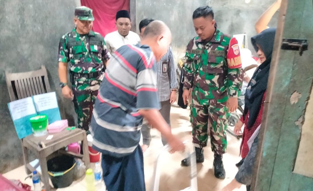 Program Dompet Peduli Kodim 0719 / Jepara Menjadi Magnet Kebaikan, Bantuan Terus Mengalir untuk Bapak Zamroni dan Ibu Sujinah