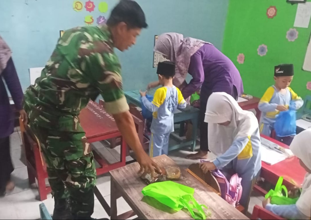 Makan Bergizi Gratis (MBG) Kabupaten Jepara Hari Kedua Masuk Sekolah Bulan Ramadhan Berjalan Lancar