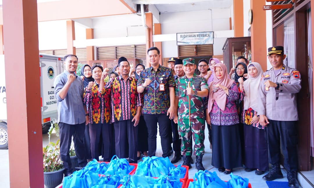 Dandim 0719 / Jepara, Bupati Jepara, dan Forkopimda Cek Pelaksanaan Makan Bergizi Gratis di SMP Sultan Agung