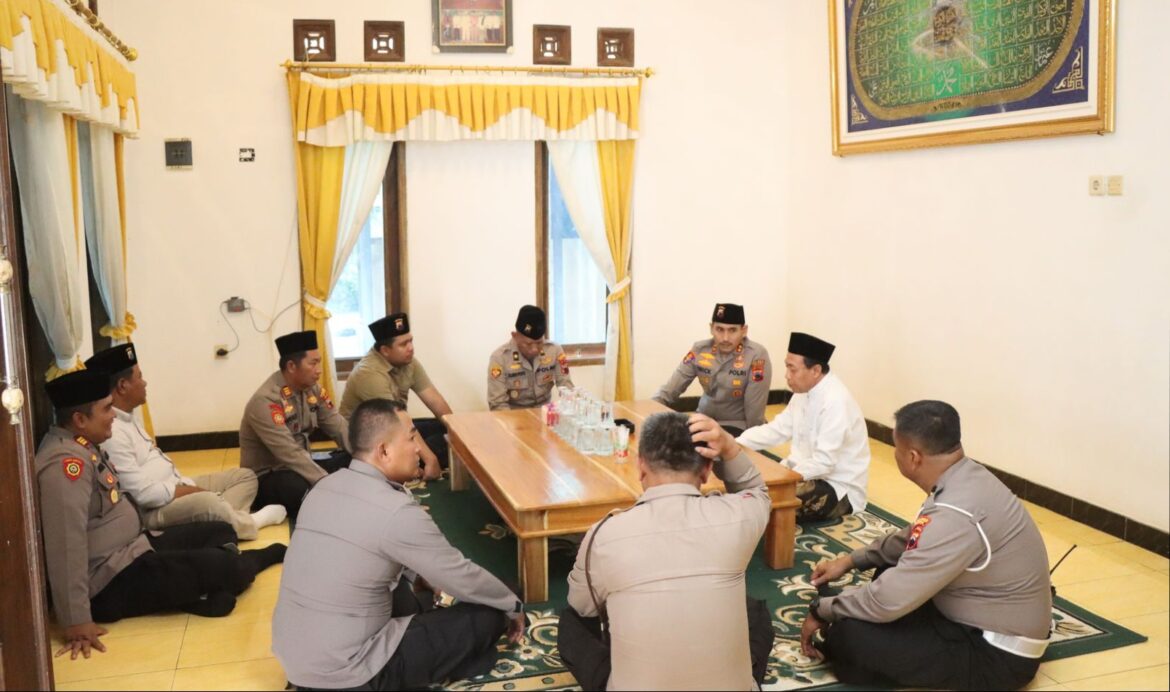 Perkuat Kebersamaan, Kapolres Jepara Silaturahmi dengan Tokoh Agama di Ramadan 1446 H