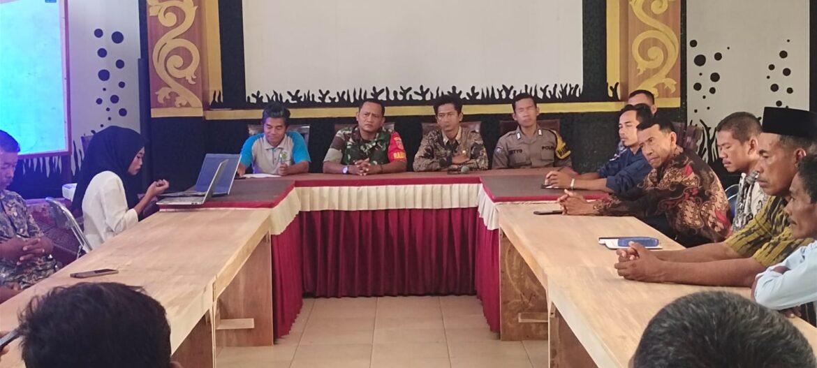 Babinsa Kodim 0719 / Jepara Sertu Supriyanto Hadiri Rapat Musyawarah Kegiatan Lomban dan Sosialisasi Jembatan Rakyat di Desa Karimunjawa