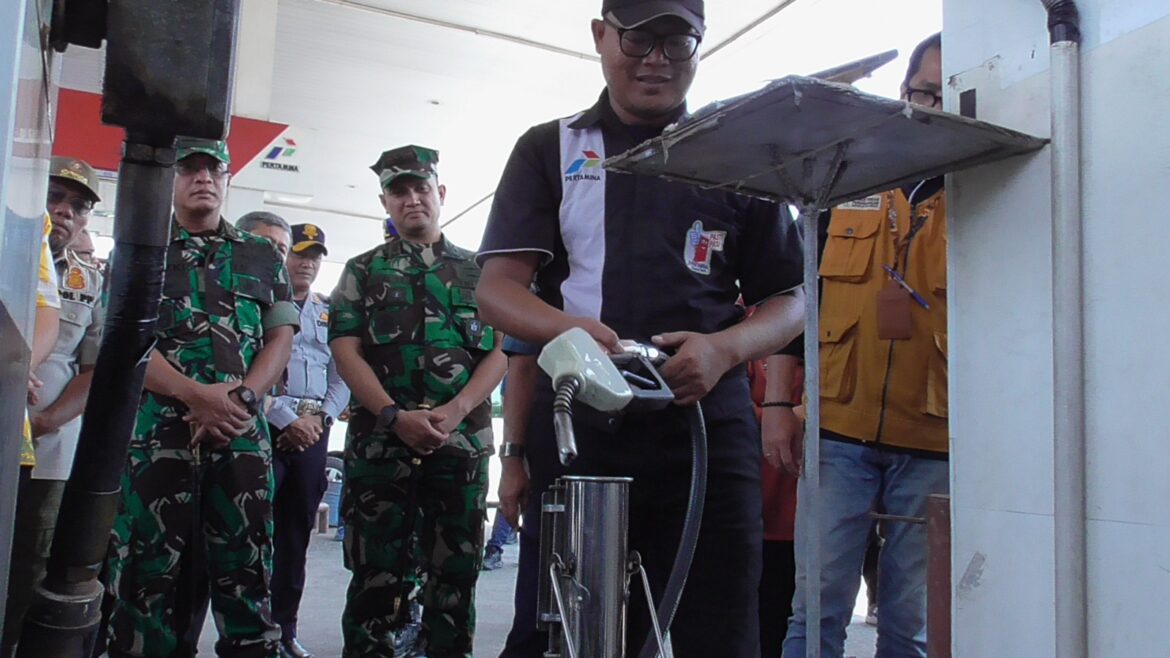 Dandim 0614 / Kota Cirebon, Dampingi Walikota dan Wakil Walikota Cirebon Laksanakan Sidak SPBU