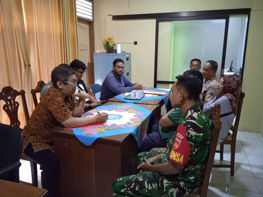 Mediasi Terkait Maraknya Anak Sekolah Berkumpul di Warung Bu Rofiah, Serda Rindarto Dampingi Proses Penyelesaian