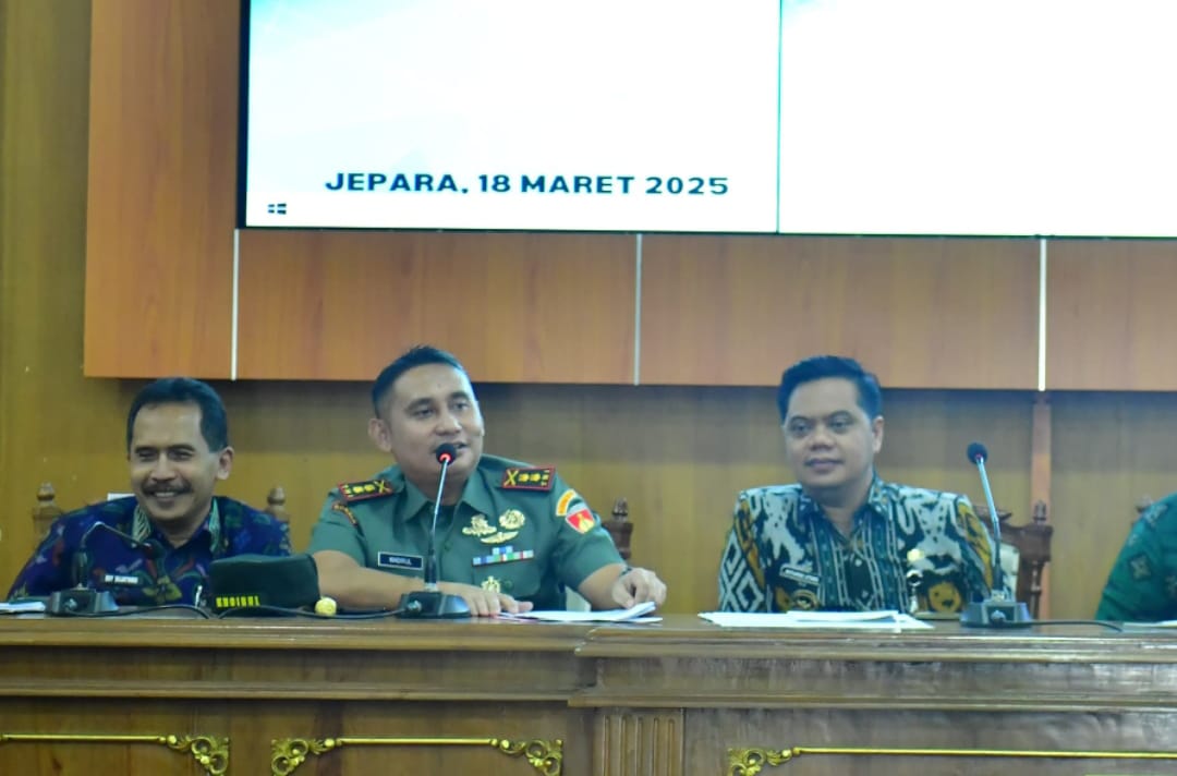 Dandim 0719 / Jepara Letkol Arm Khoirul Y. S. E Hadiri High-Level Meeting Kesiapan Menghadapi HBKN Hari Raya Idul Fitri 1446 H di Pemda Jepara