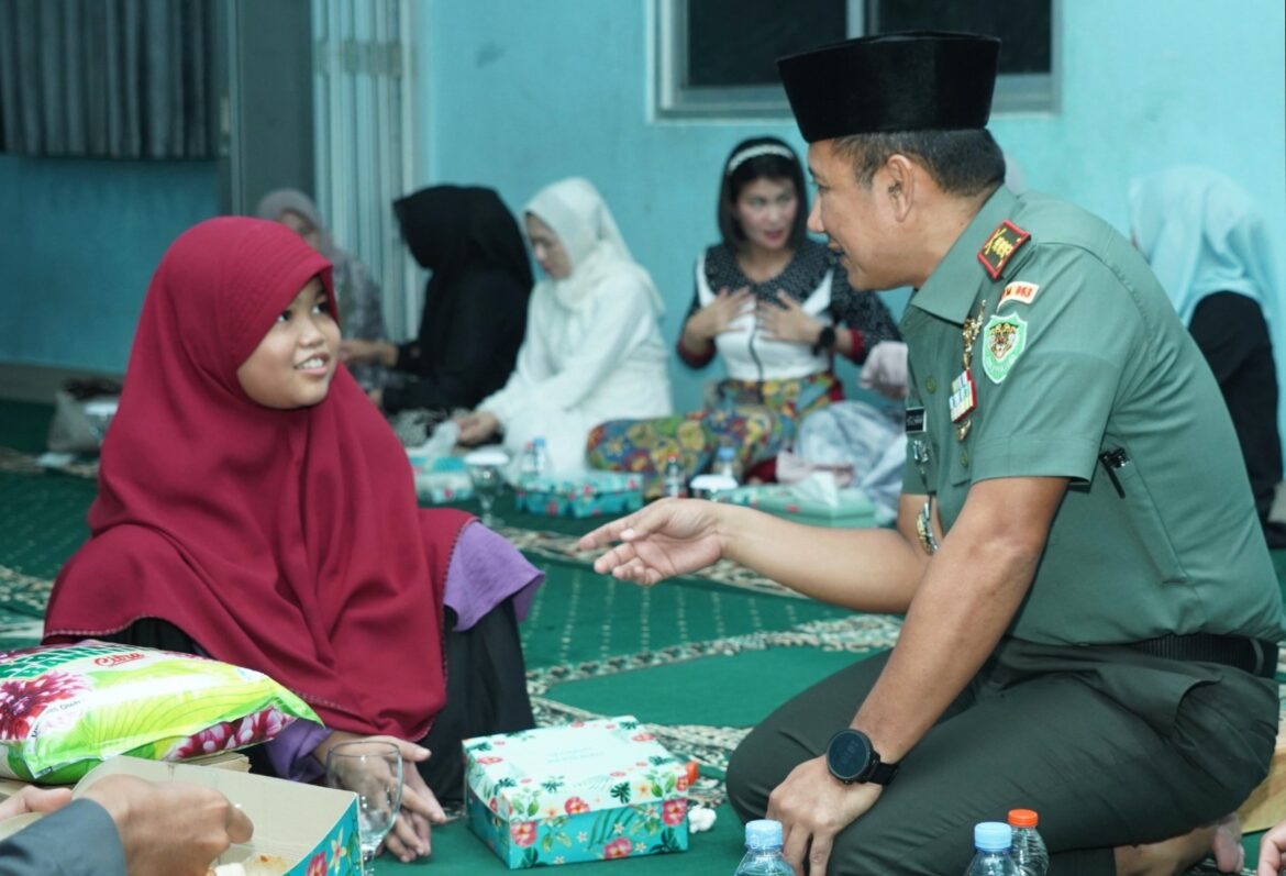 Danrem 063 / SGJ Gelar Buka Bersama dengan Para Santri dan Anak Yatim di Ponpes Al Qolam