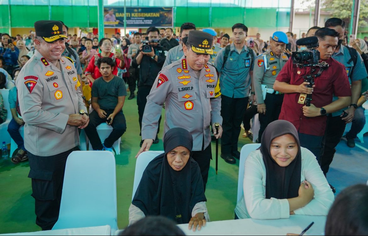 Kunjungi Polda Sumut, Kapolri Tinjau Renovasi Masjid hingga Bakti Sosial