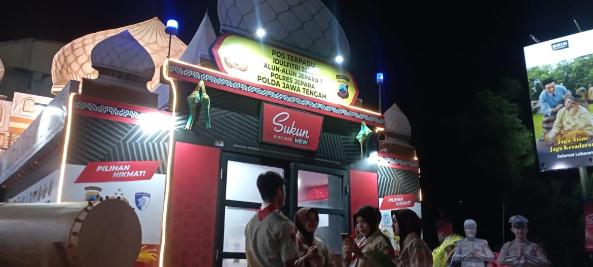 Serma Rudi dan Koptu Waris Anggota Koramil 08 / Keling Laksanakan Pengamanan Pos Pam Lebaran Sambung Oyot Keling 2025