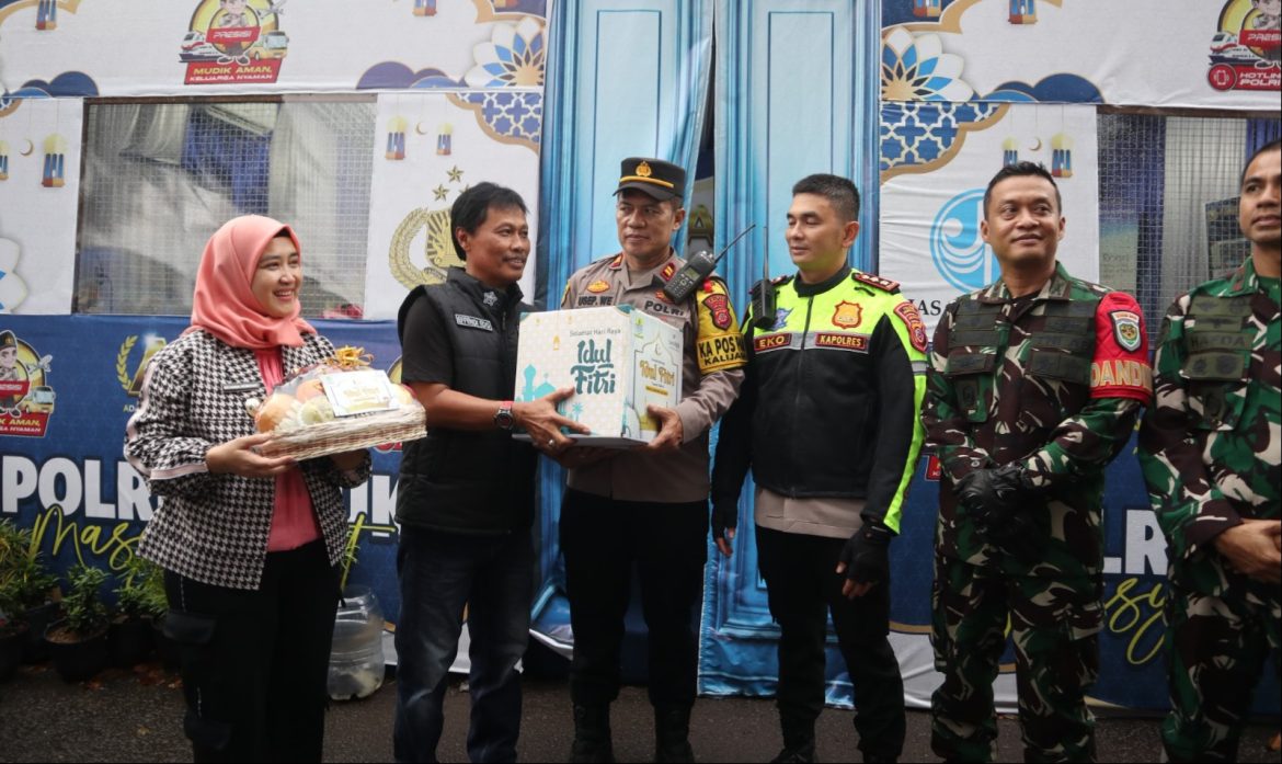 Dandim 0614 / Kota Cirebon Bersama Kapolres Cirebon Kota Laksanakan Monitoring Pos Pengamanan Arus Mudik Lebaran