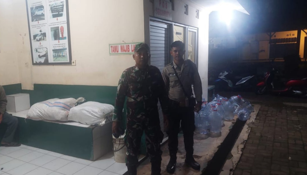 Anggota Koramil 08 / Keling Laksanakan Patroli Pengamanan di PT CPJF Farm GP Jepara 1