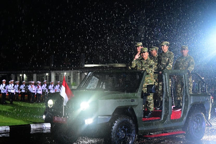 Panglima TNI Hadiri Parade Senja dan Penurunan Bendera Dipimpin Presiden RI Prabowo Subianto