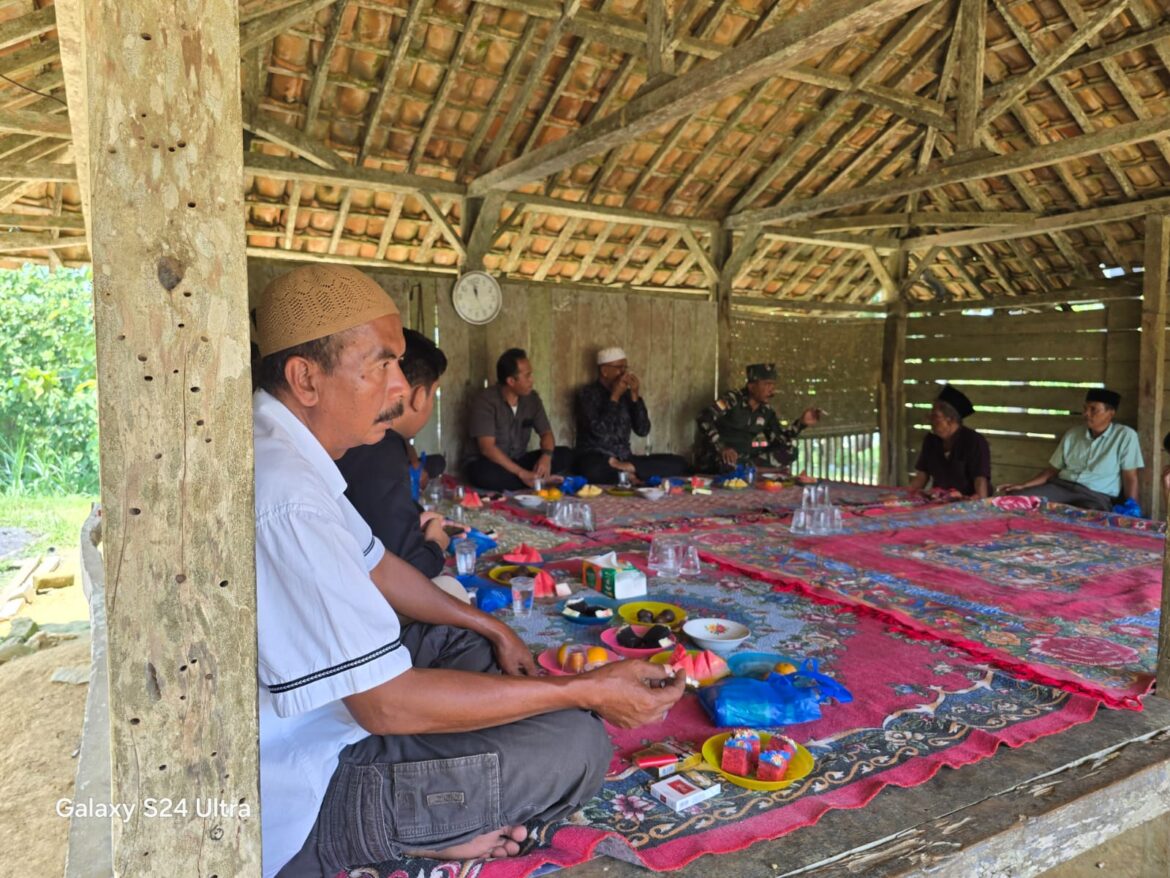 Satgas TMMD Jalin Keakraban Dengan Masyarakat