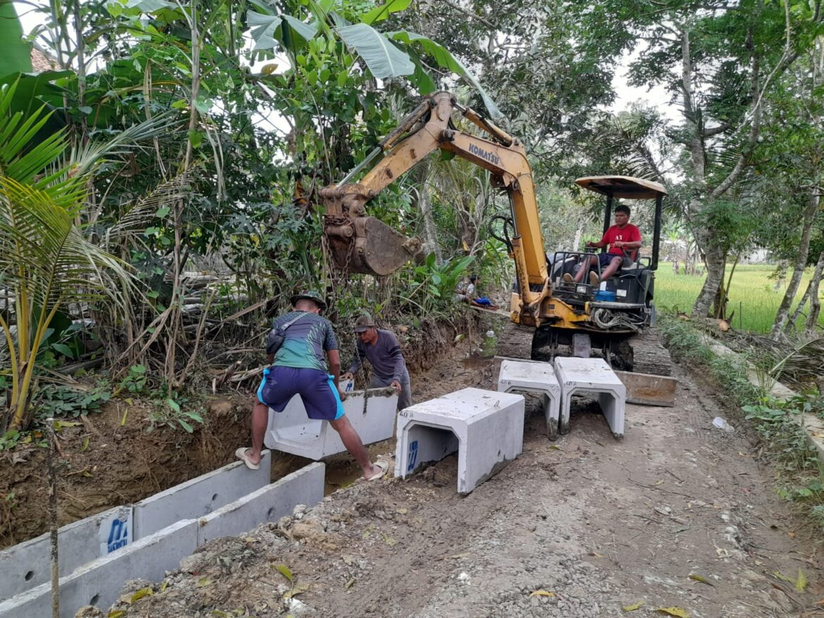 Awal Pekan Ini Satgas TMMD ke 123 Kodim 0829/Bangkalan Lanjutkan Progres Drainase U-Ditch