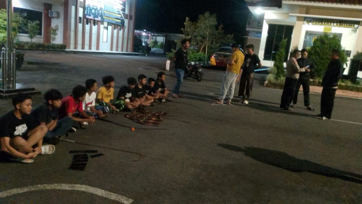 Diduga Hendak Tawuran Meggunakan Senjata Tajam, 9 Pemuda diamankan Polisi