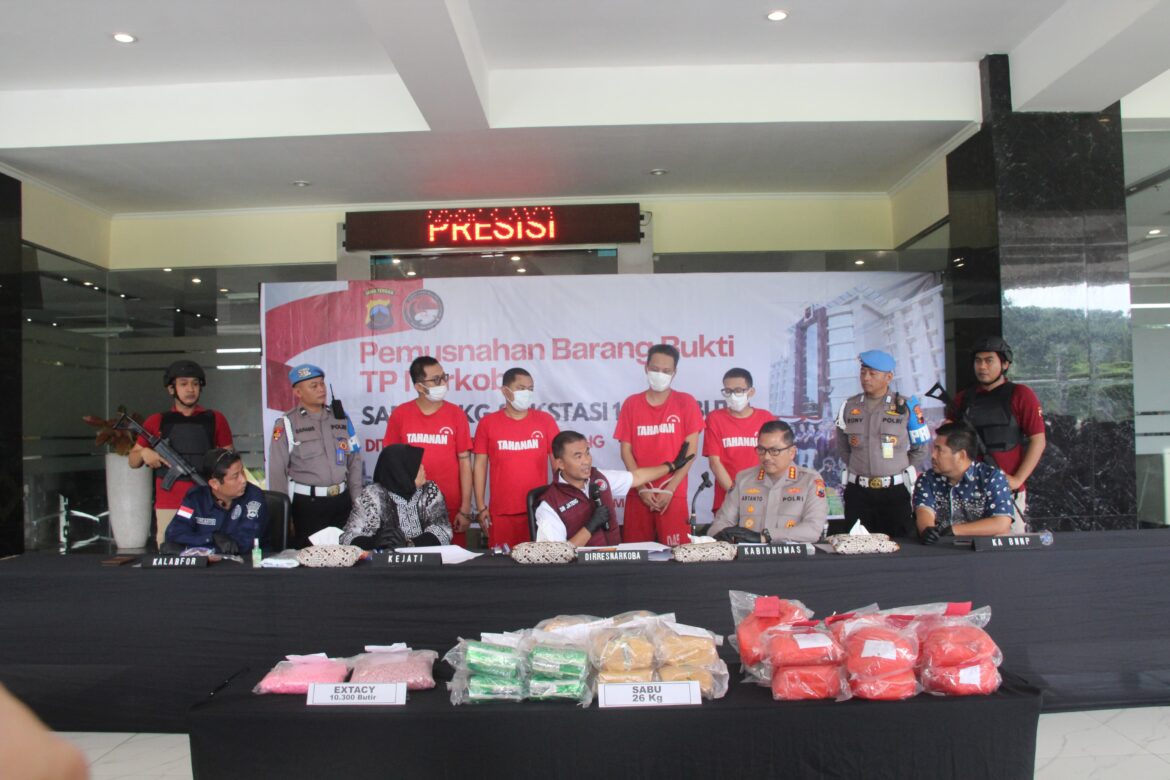 Musnahkan 26 Kg Sabu dan 10 Ribu Pil Ekstasi, Polda Jateng Awali Tahun 2025 Dengan Selamatkan 140 Ribu Jiwa Masyarakat