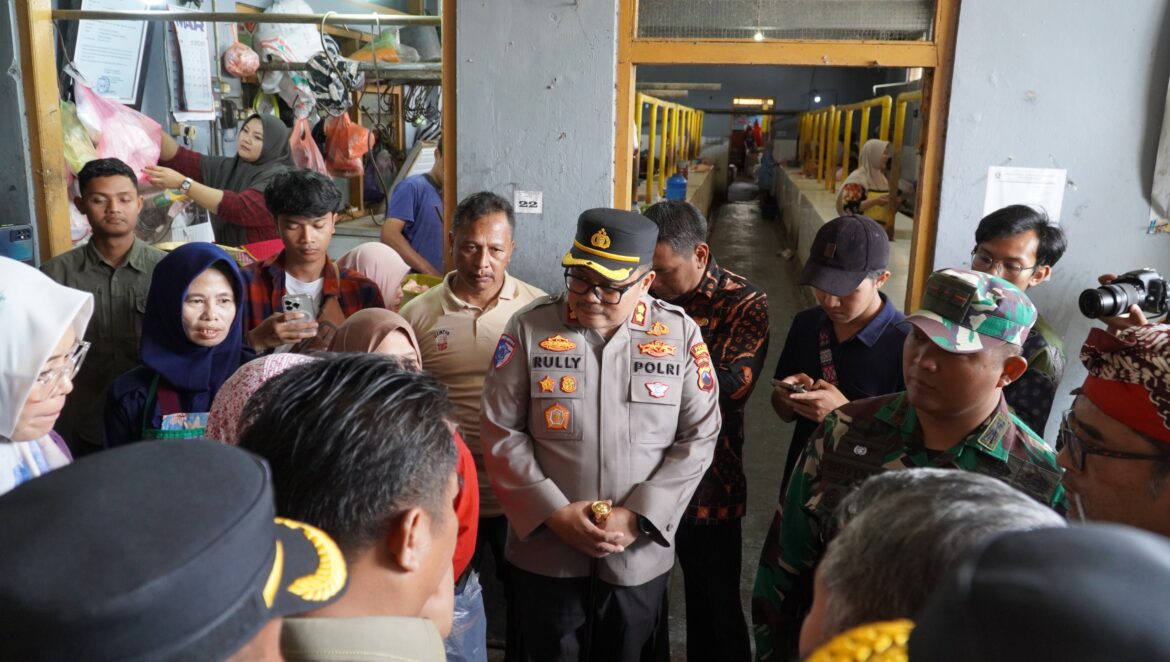 Cegah Pelanggaran dan Pastikan Kebutuhan Pokok Terpenuhi, Forkopimda Sidak Ke Pasar