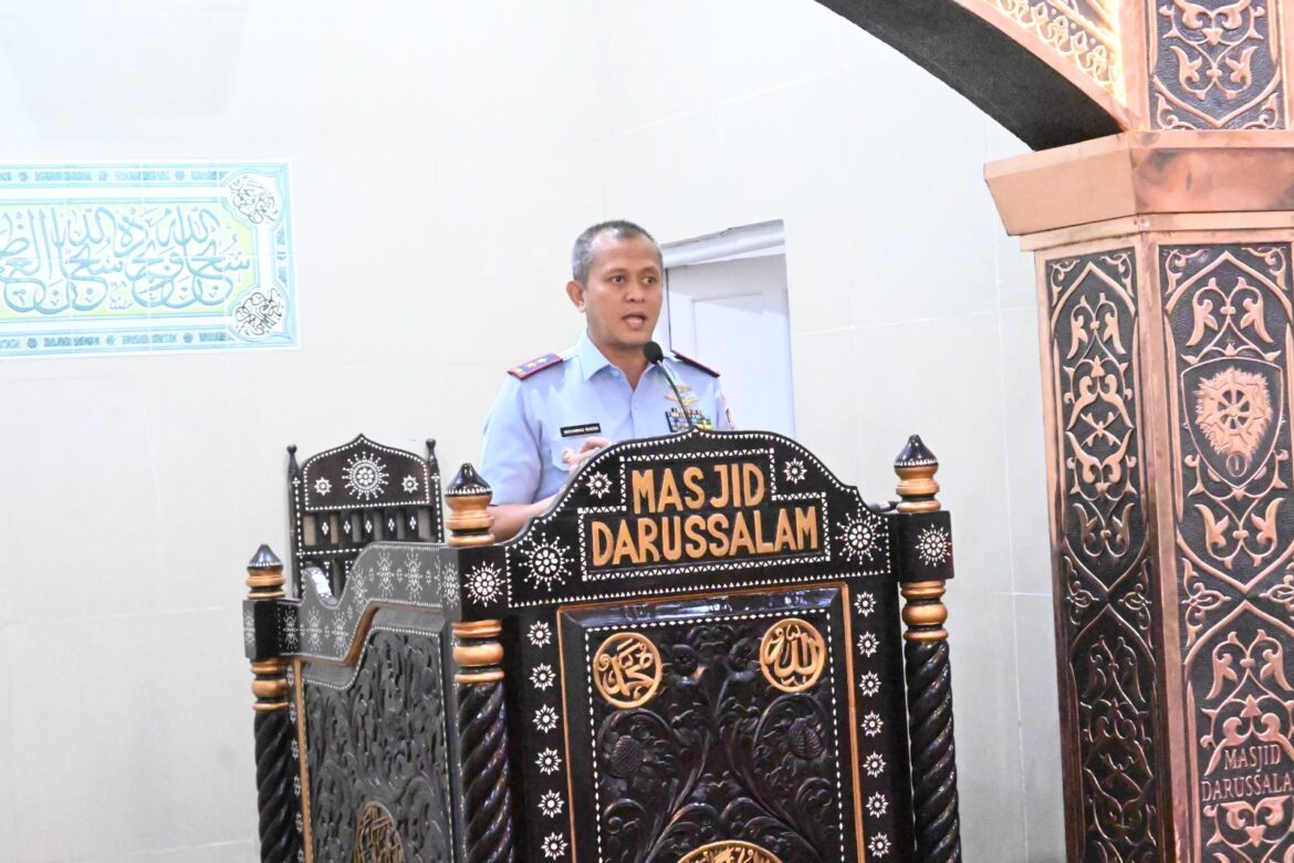 Pangkoops Udara I Beri Kultum tentang Puasa dalam Perspektif Kesehatan
