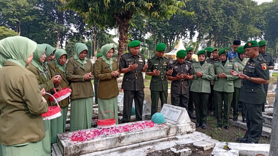 HUT ke-49, Infolahtadam V/Brawijaya Gelar Ziarah di TMP Mayjen Sungkono