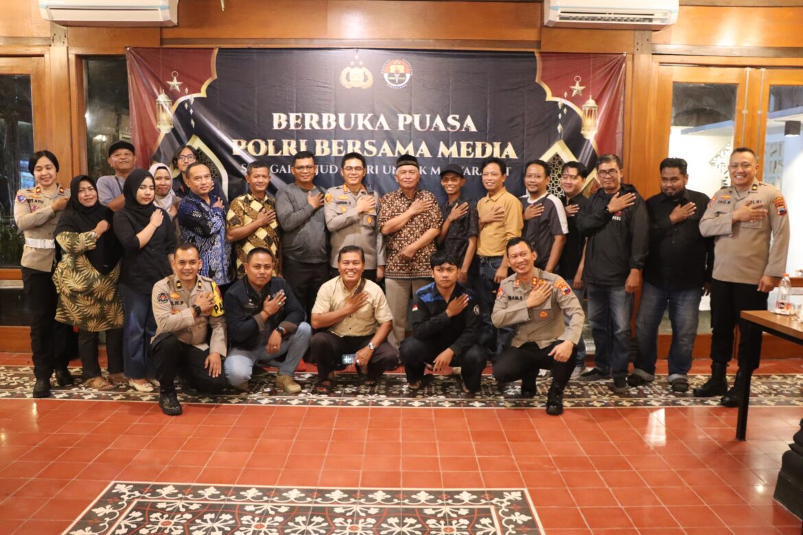Polresta Magelang Gelar Kegiatan Bagi Takjil dan Buka Puasa Bersama Awak Media