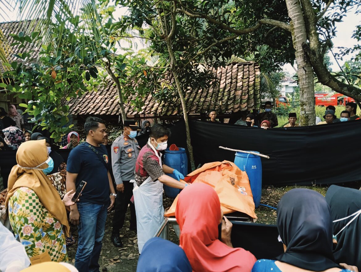 Dua Hari Tidak Pulang Rumah, Seorang Lansia Ditemukan Meninggal Dalam Sumur