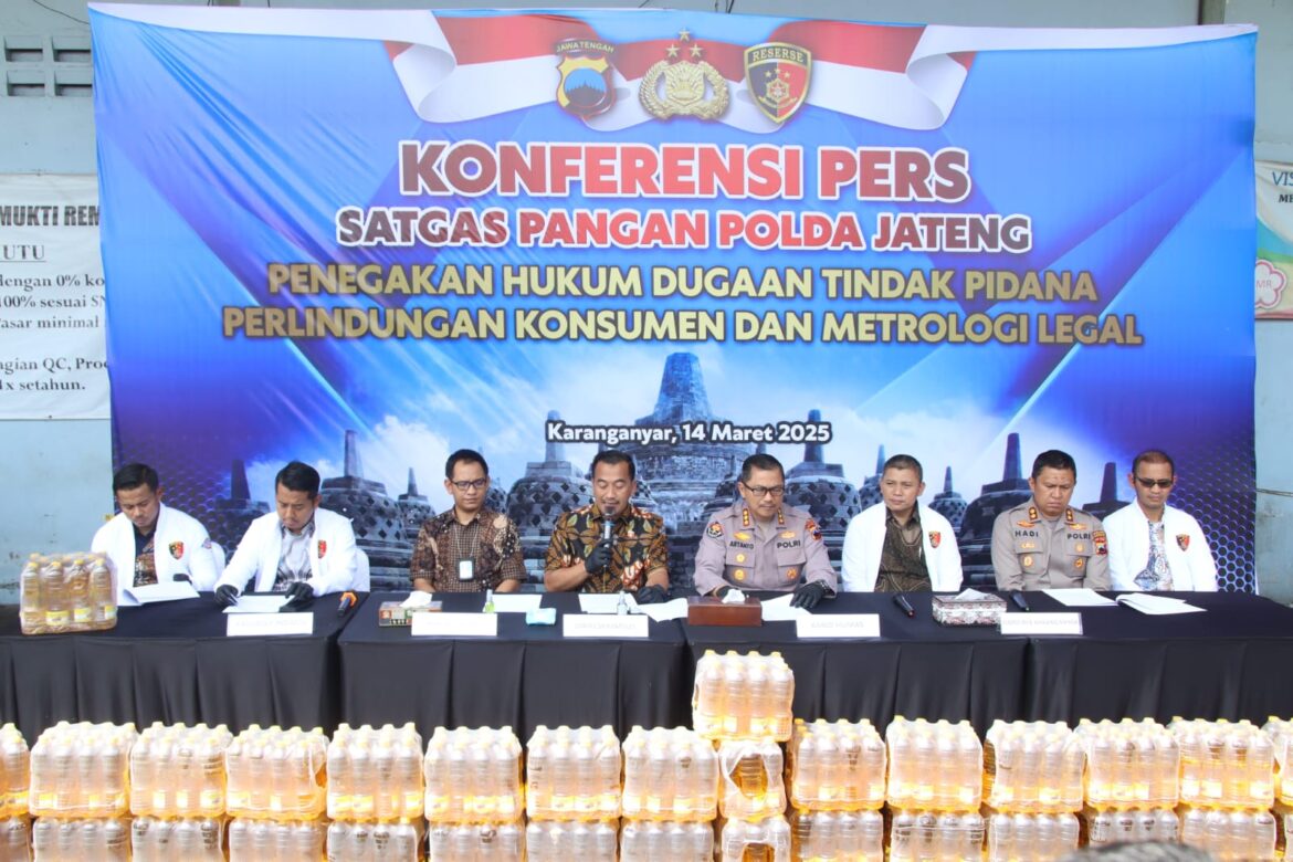 Polda Jateng Bongkar Kecurangan  Volume Minyak Goreng ” Minyak Kita “89.856 Botol disita