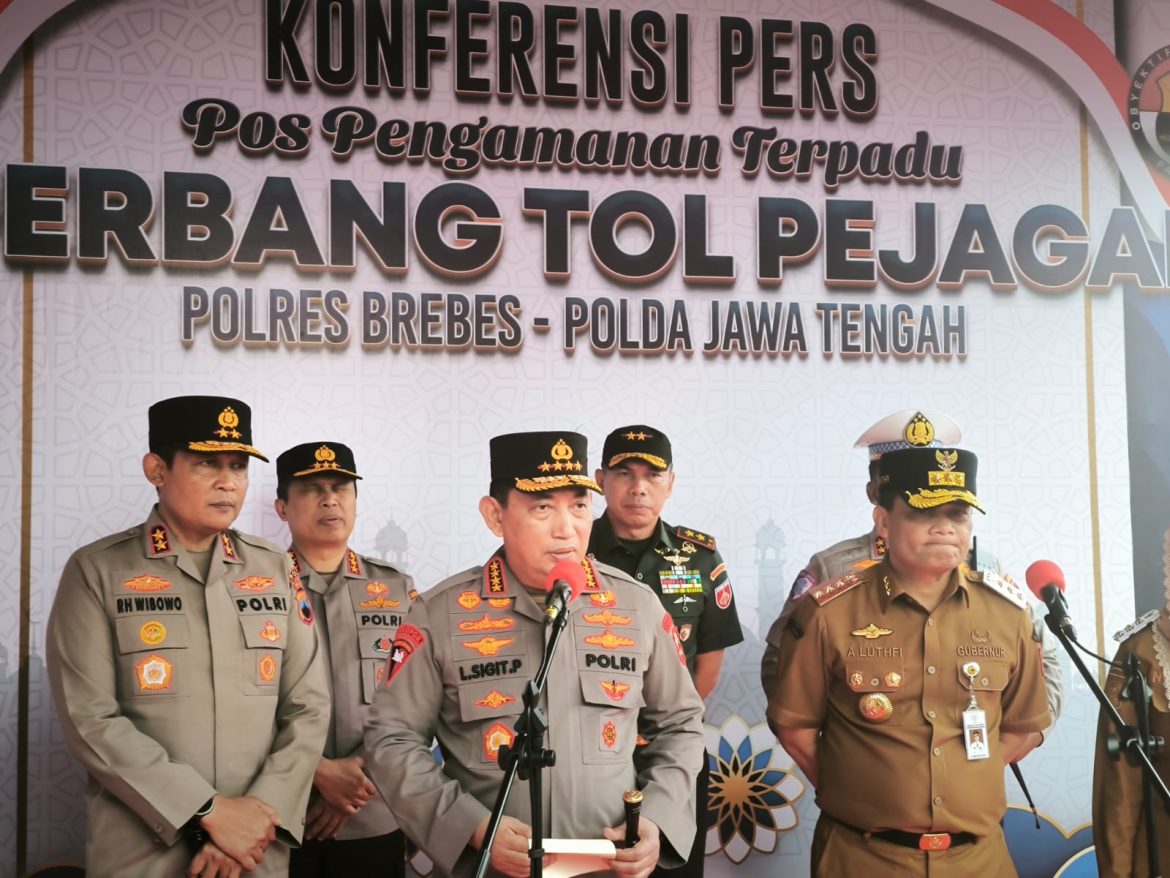 Kapolri Turun Ke posko Terpadu, Pastikan Kesiapan Personel  Operasi Ketupat 2025
