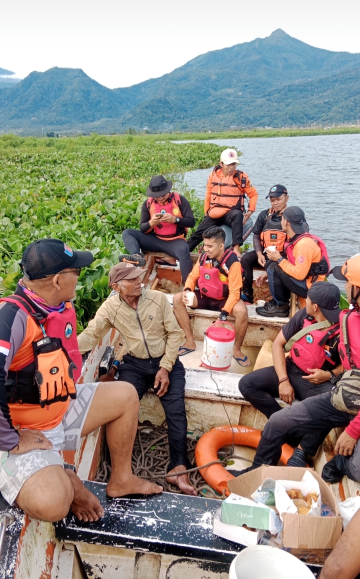 Semalam terjebak ditengah rawa pening, Lansia pencari Enceng Gondok ditemukan selamat