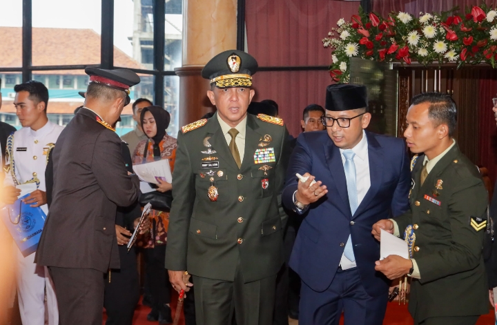 Pangdam V/Brawijaya Hadiri Sertijab Gubernur Jatim