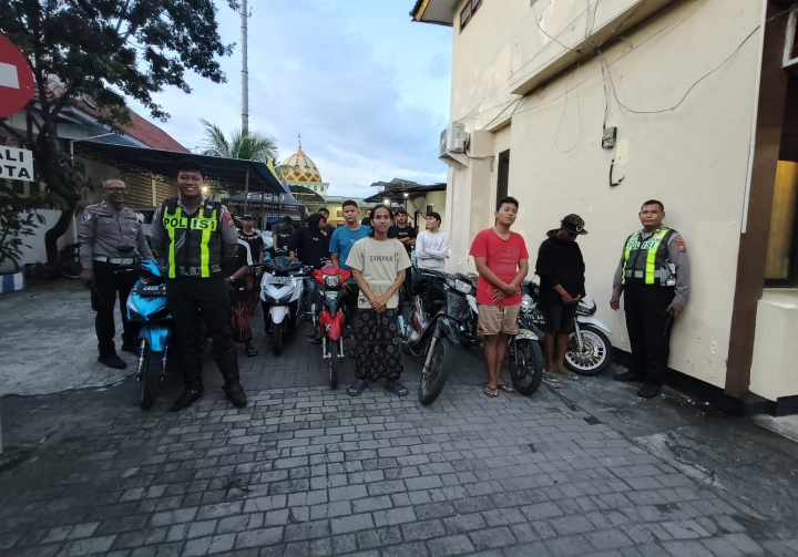 Polres Tanjung Perak Bubarkan  Balap Liar di Akses Suramadu, Puluhan Pemuda dan Kendaraan diamankan