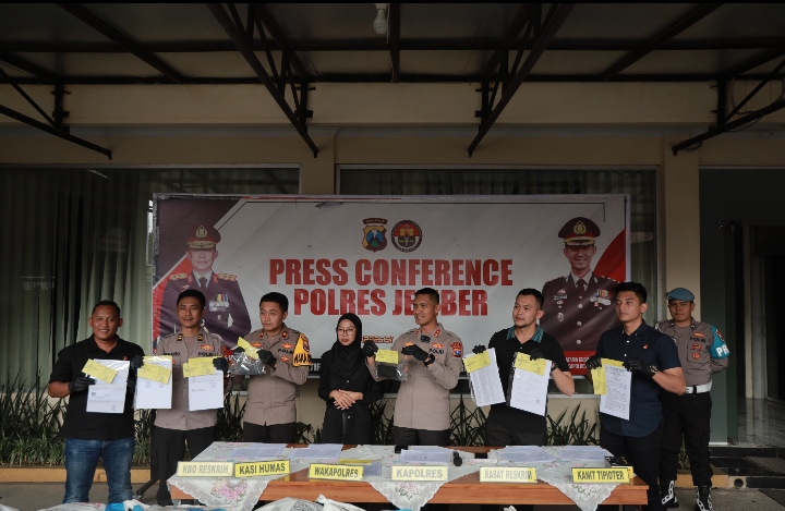 Polisi Berhasil Amankan 2 Tersangka Penyelewengan Pupuk Subsidi di Jember