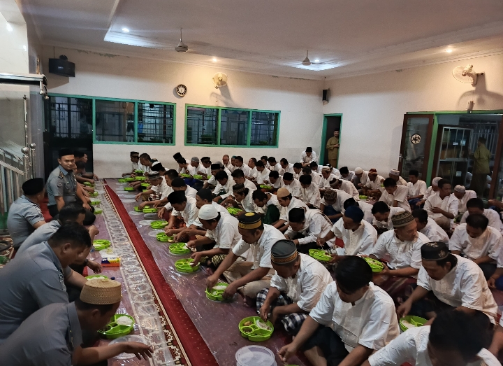 Kalapas Sidoarjo dan Pejabat Struktural Gelar Buka Bersama Dengan WBP