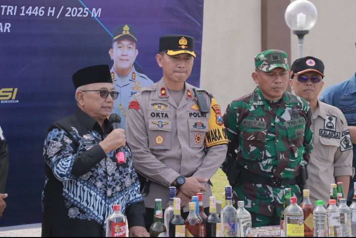 Sepanjang Bulan Ramadhan Polres Blitar Sita dan Musnahkan Ribuan Botol Miras