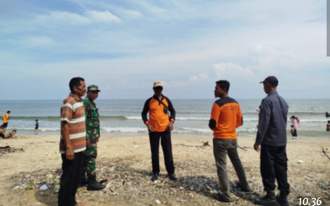 Anggota Koramil-07 / Bangsri Melaksanakan Kegiatan Pemantauan Objek Wisata Pantai Bondo, Desa Bondo, Kecamatan Bangsri, Jepara