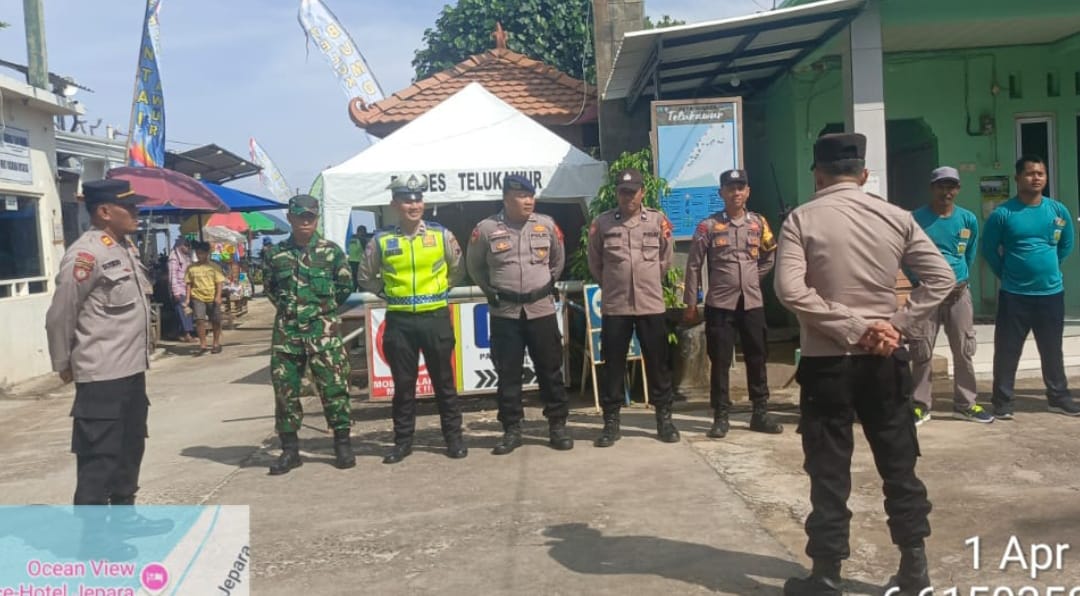 Sinergi TNI-Polri Terlihat di Momen Pengamanan Arus Mudik dan Obyek Pariwisata di Jepara