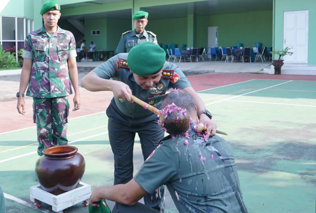 Ucapkan Selamat Kepada 2 Warga Baru Kodim 0719 / Jepara, Dandim Sampaikan Selamat Bergabung dan Harus Segera Adaptasi Siap Bertugas