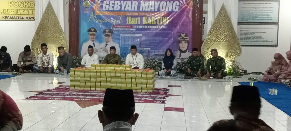 Batuud Koramil 05 / Mayong Hadiri Tasyakuran Hari Kartini dan Gebyar Mayong