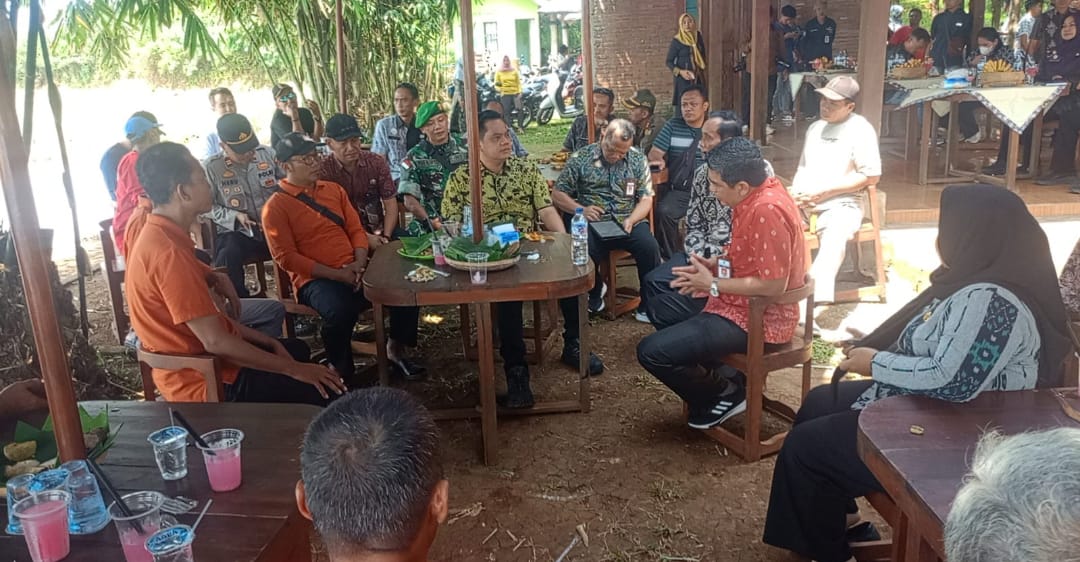 Danramil 07 / Bangsri Hadiri Kunjungan Dubes Spanyol di Lokasi Rencana Pelabuhan Internasional Jepara
