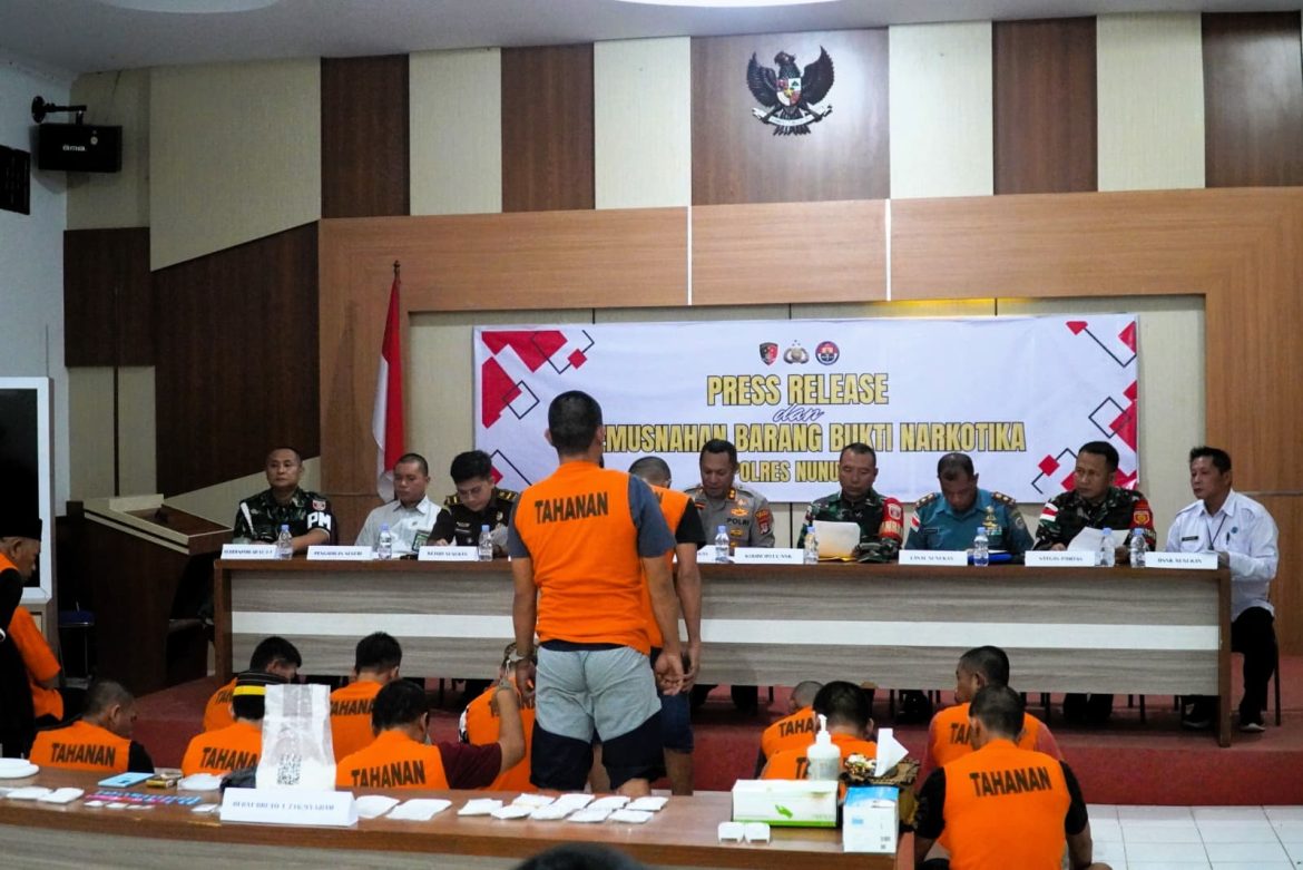 Sinergi TNI-Polri di Perbatasan, Dansatgas Pamtas Yonarmed 11 Kostrad Hadiri Pemusnahan Barang Bukti Narkoba