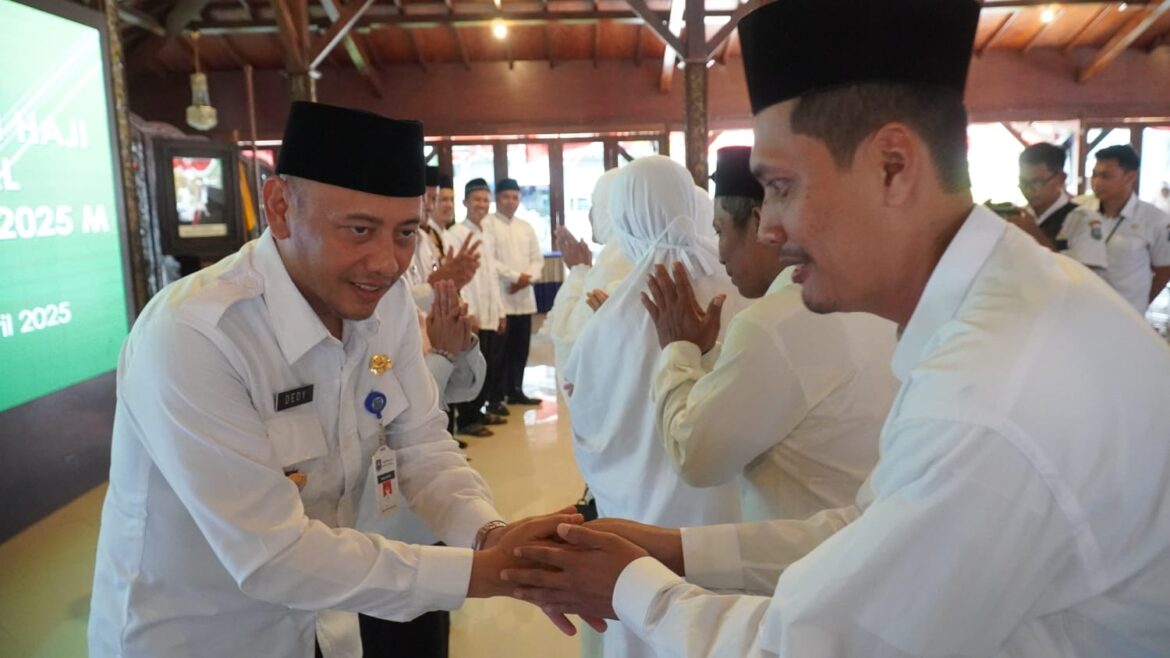 Wali Kota Lepas 226 Jamaah Calon Haji Kota Tegal Tahun 2025