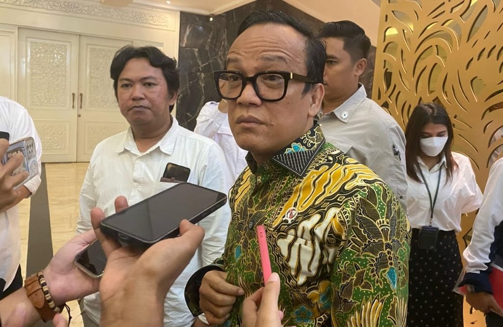 Wamenaker Apresiasi Kepolisian Bersama Pemkot Surabaya Tangani Kasus Tahan Ijazah Karyawan dan Segel Gudang Sentosa Seal
