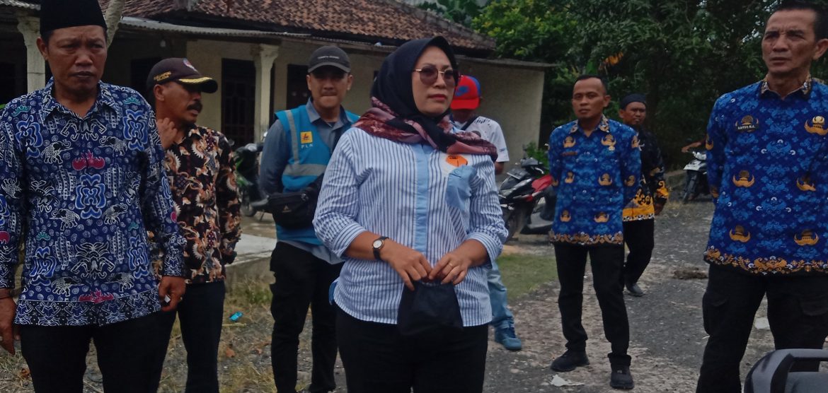 Ketua Komisi III DPRD Lamsel Tindaklanjuti Aspirasi Masyarakat Tanjung Jaya Keluhan Tegangan Listrik Yang Tak Stabil