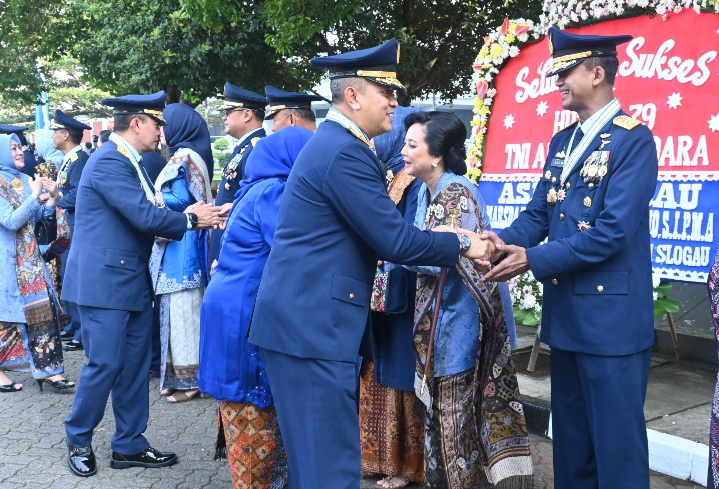 Pangkoops Udara I Hadiri Upacara Peringatan Ke-79 Hari TNI AU dan Halal Bihalal Hari Raya Idul Fitri 1446 H/2025 M di Mabesau