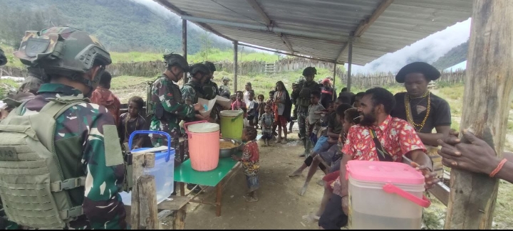 Selalu di Hati, Selalu Dinanti’ : Satgas TNI-Warga Papua Pegunungan Satukan Hati Di Momen Paskah
