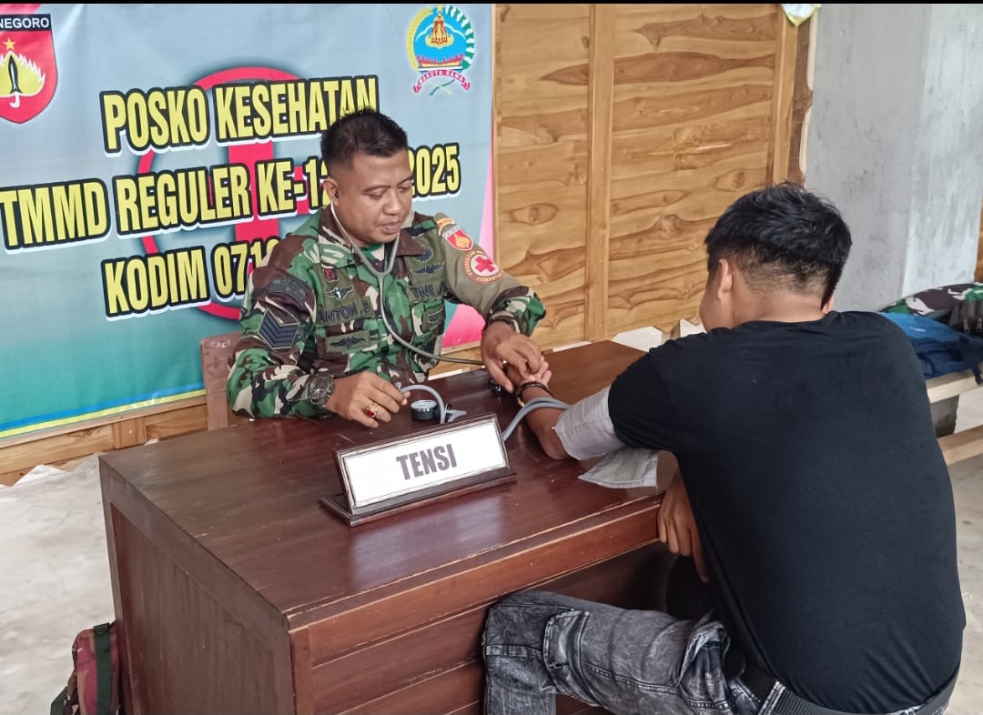Pos Kotis TMMD Reguler ke-124 Jepara Jadi Tempat Warga Mengadu Soal Kesehatan