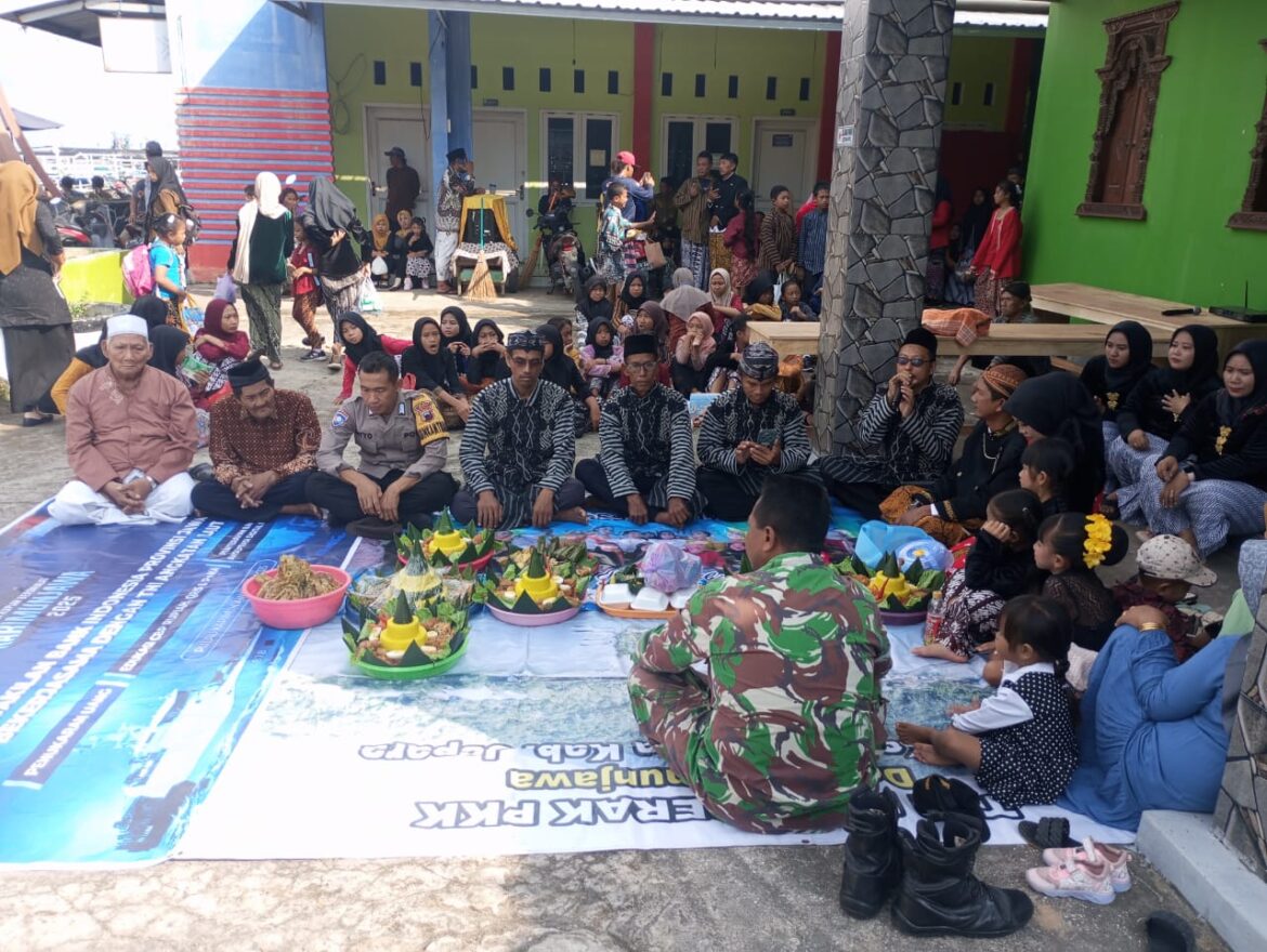 Serka Sukamto Hadiri Tasyakuran Sedekah Rukun Desa Karimunjawa